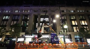 UNIC URW-706 crane lifts Rick Owens statue