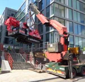 Crane being Lifted (4) com
