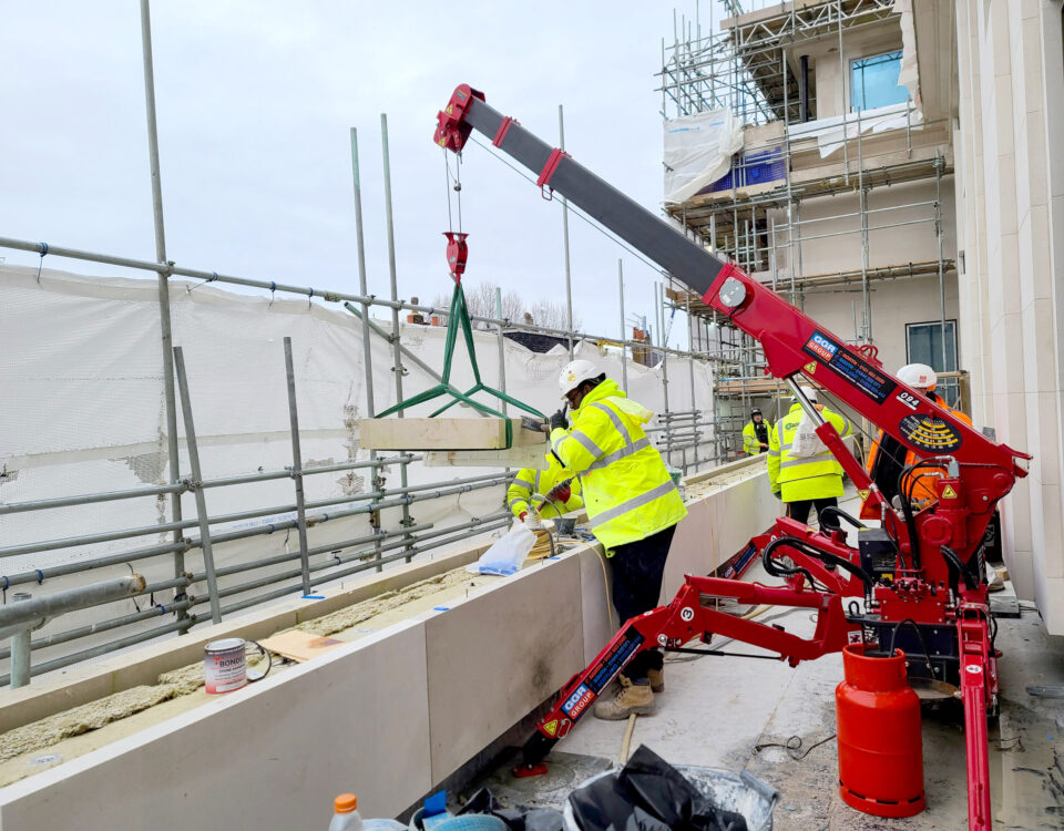 UNIC URW-094 lifting stone.